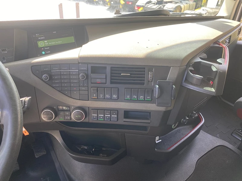 Volvo Fh 460, снимка 15 - Камиони - 51002538