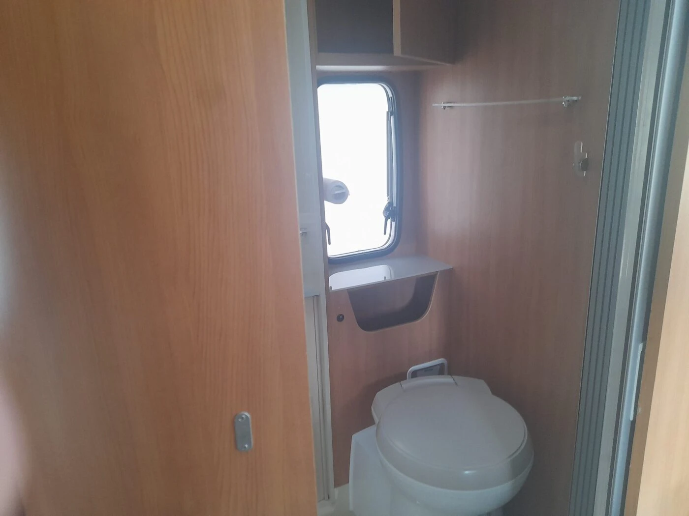 Кемпер Ford Chausson Flash 12, снимка 11 - Каравани и кемпери - 55292397