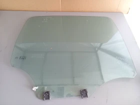 Стъкло задно дясно Ситроен Ц3 (1)