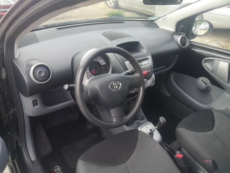 Toyota Aygo 1.0i Германия , снимка 10 - Автомобили и джипове - 41096730