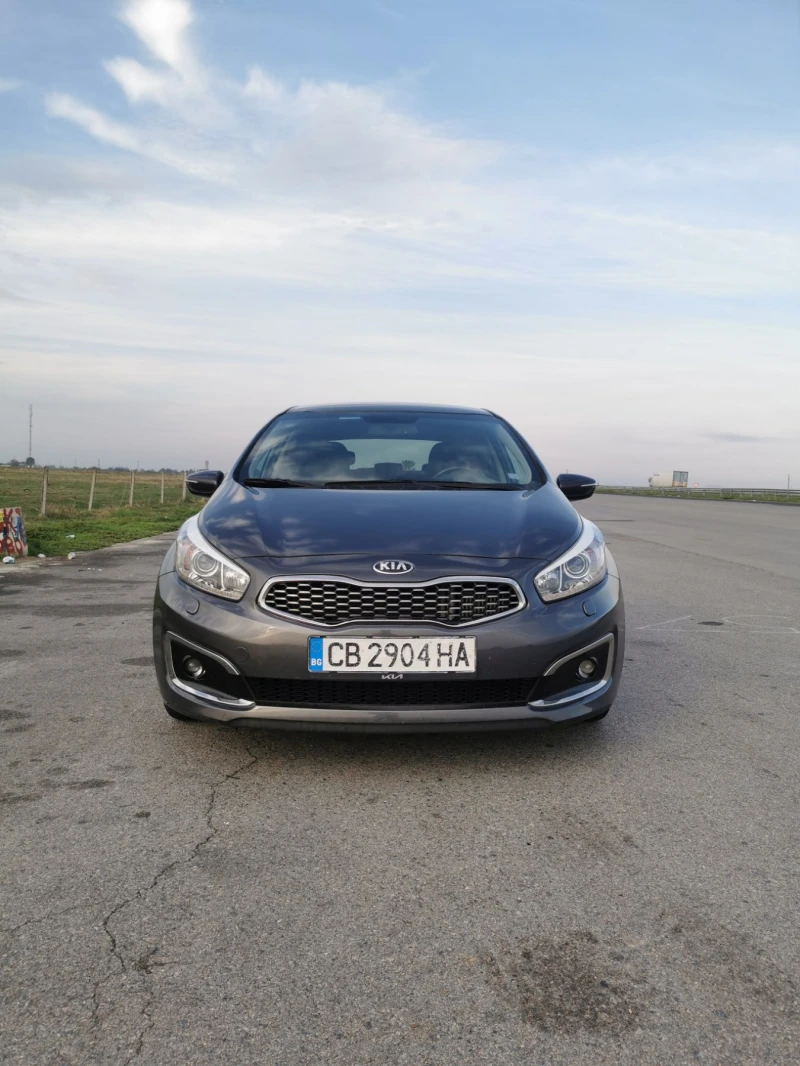 Kia Ceed, снимка 14 - Автомобили и джипове - 48067584