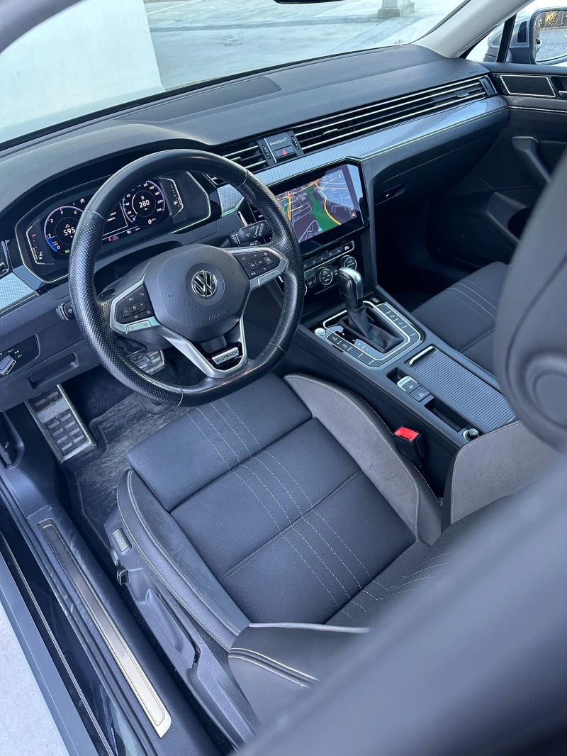 VW Passat 2.0 TDI 4 Motion в Гаранция, снимка 4 - Автомобили и джипове - 47877436