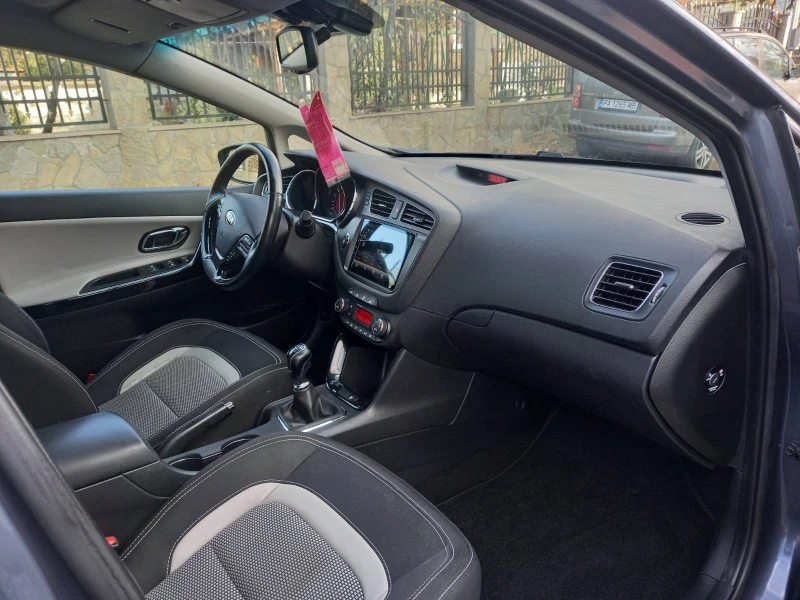 Kia Ceed 1.6 Дизел CRDI Biznes KEYLES NAVI KAMERA , снимка 11 - Автомобили и джипове - 48387889