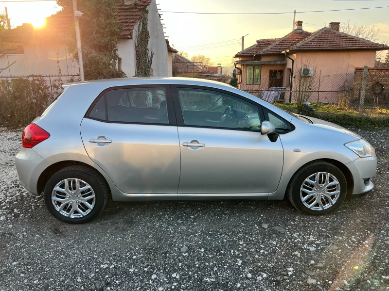 Toyota Auris 1.6 VVT-I, снимка 6 - Автомобили и джипове - 48043797