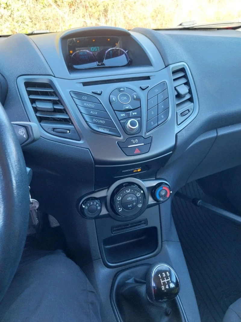 Ford Fiesta, снимка 10 - Автомобили и джипове - 52320716