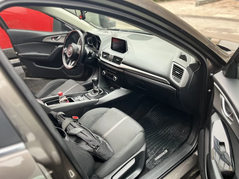 Mazda 3, снимка 8 - Автомобили и джипове - 52672794