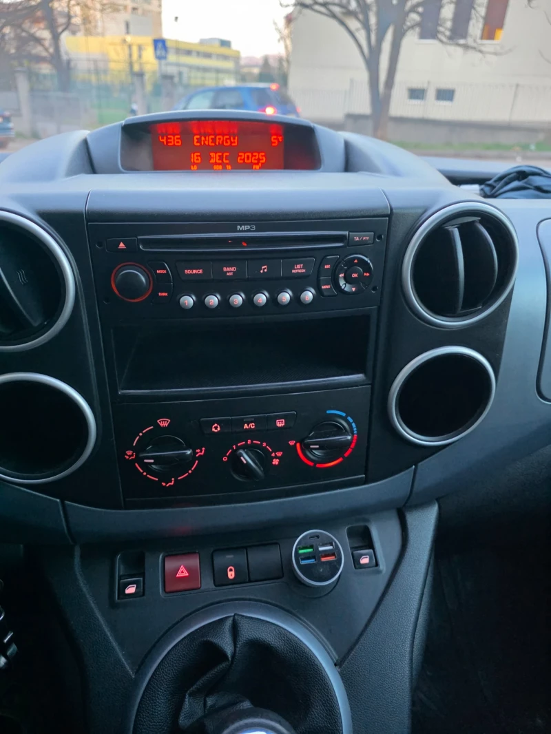 Citroen Berlingo 1.6 Hdi, снимка 13 - Автомобили и джипове - 52814860