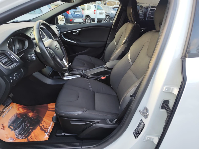 Volvo V40 Cross Country 2.0D* АВТОМАТИК* EURO6B* NAVI* , снимка 5 - Автомобили и джипове - 52942581