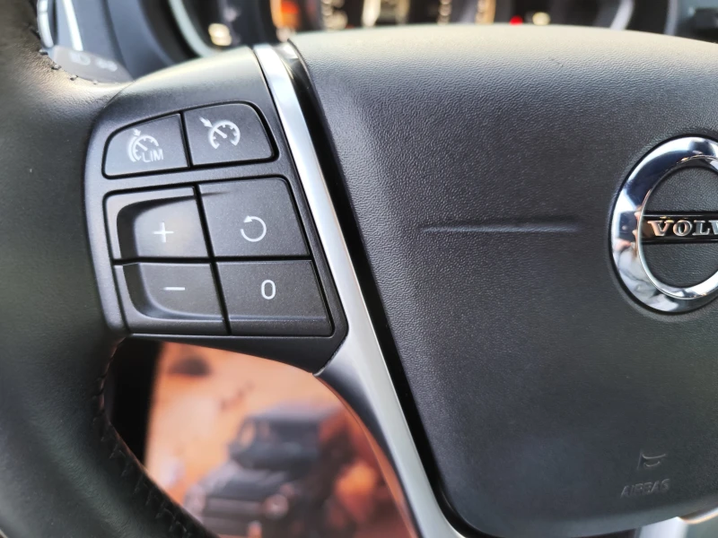 Volvo V40 Cross Country 2.0D* АВТОМАТИК* EURO6B* NAVI* , снимка 7 - Автомобили и джипове - 52942581