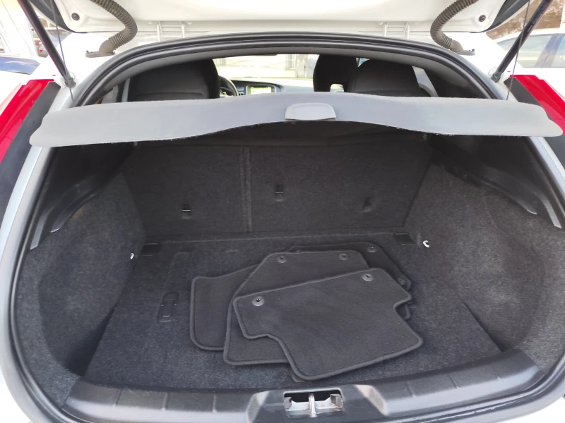 Volvo V40 Cross Country 2.0D* АВТОМАТИК* EURO6B* NAVI* , снимка 13 - Автомобили и джипове - 52942581