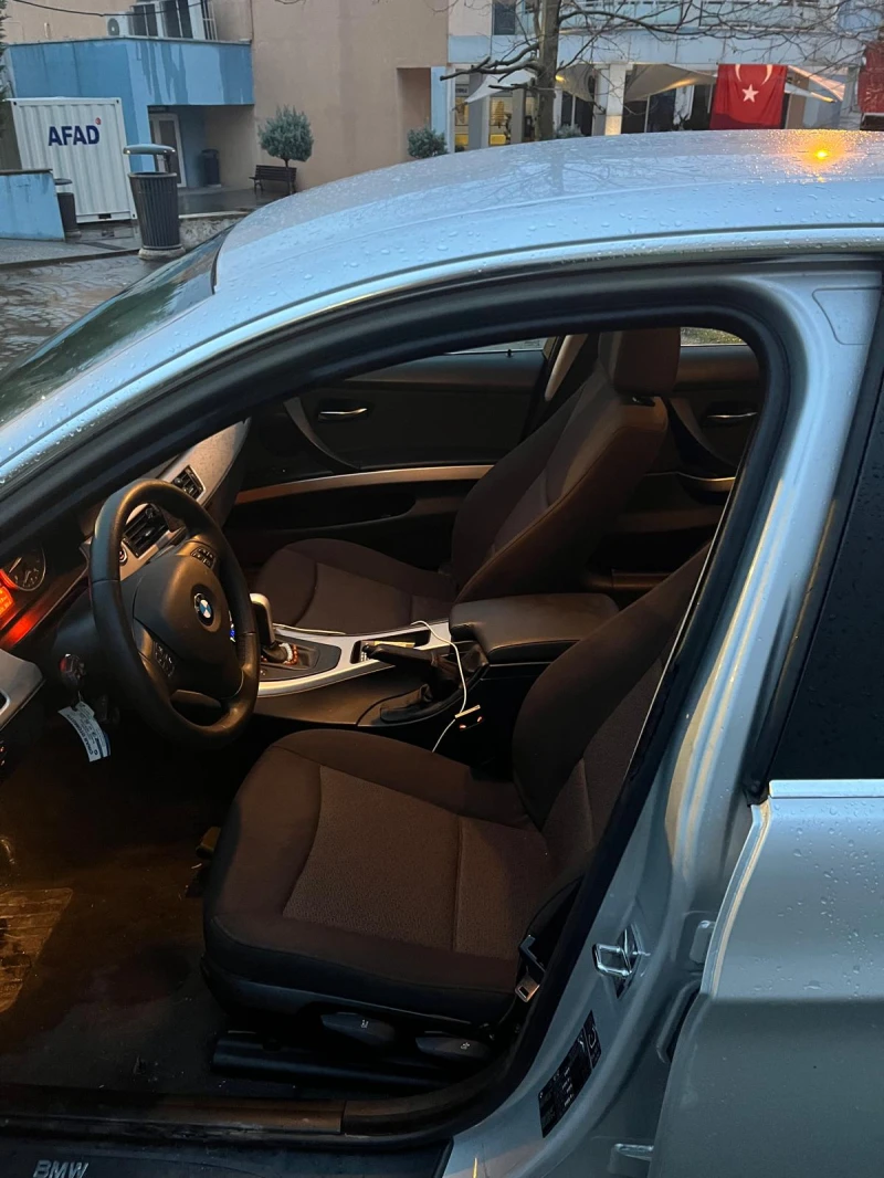 BMW 330, снимка 7 - Автомобили и джипове - 53458315