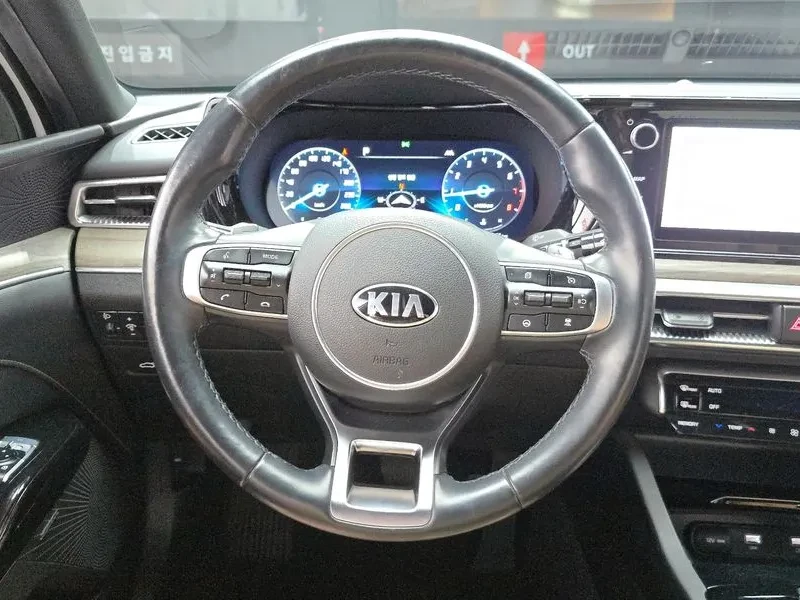 Kia K5, снимка 13 - Автомобили и джипове - 54833458