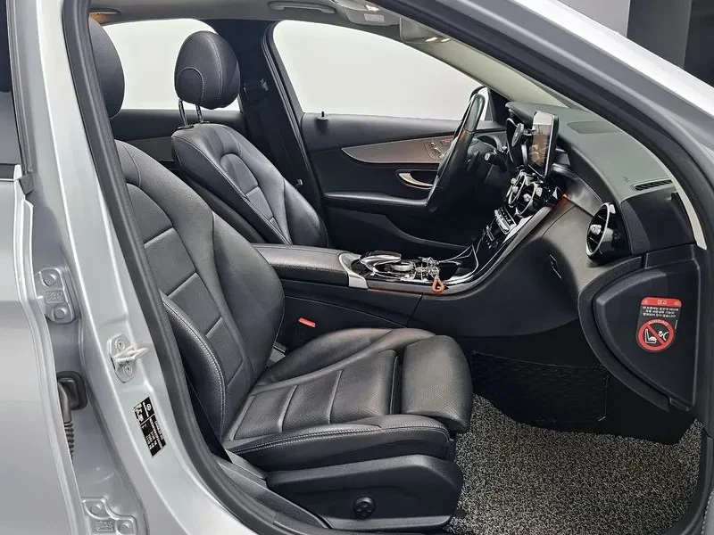 Mercedes-Benz C 220 D Avantgarde   , снимка 10 - Автомобили и джипове - 54882222