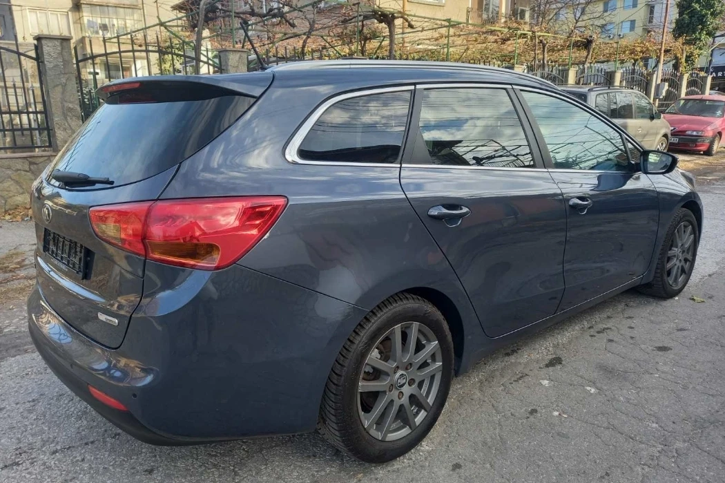 Kia Ceed 1.6 Дизел CRDI Biznes KEYLES NAVI KAMERA  - изображение 4