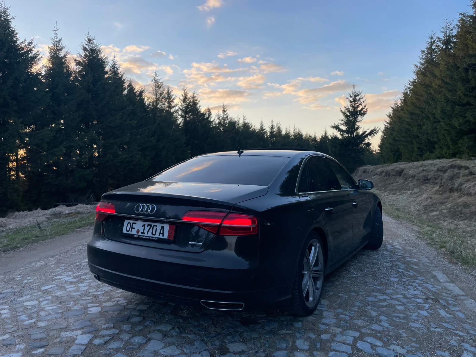 Audi A8 V8 quatrro DESIGN SELECTION - изображение 6