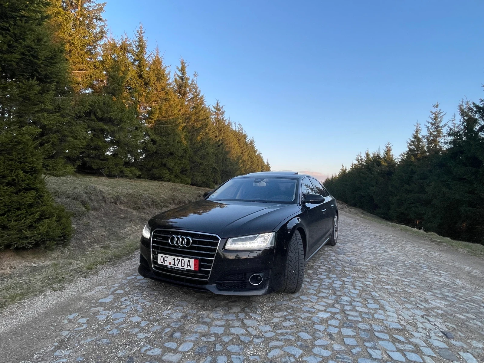 Audi A8 V8 quatrro DESIGN SELECTION - изображение 2