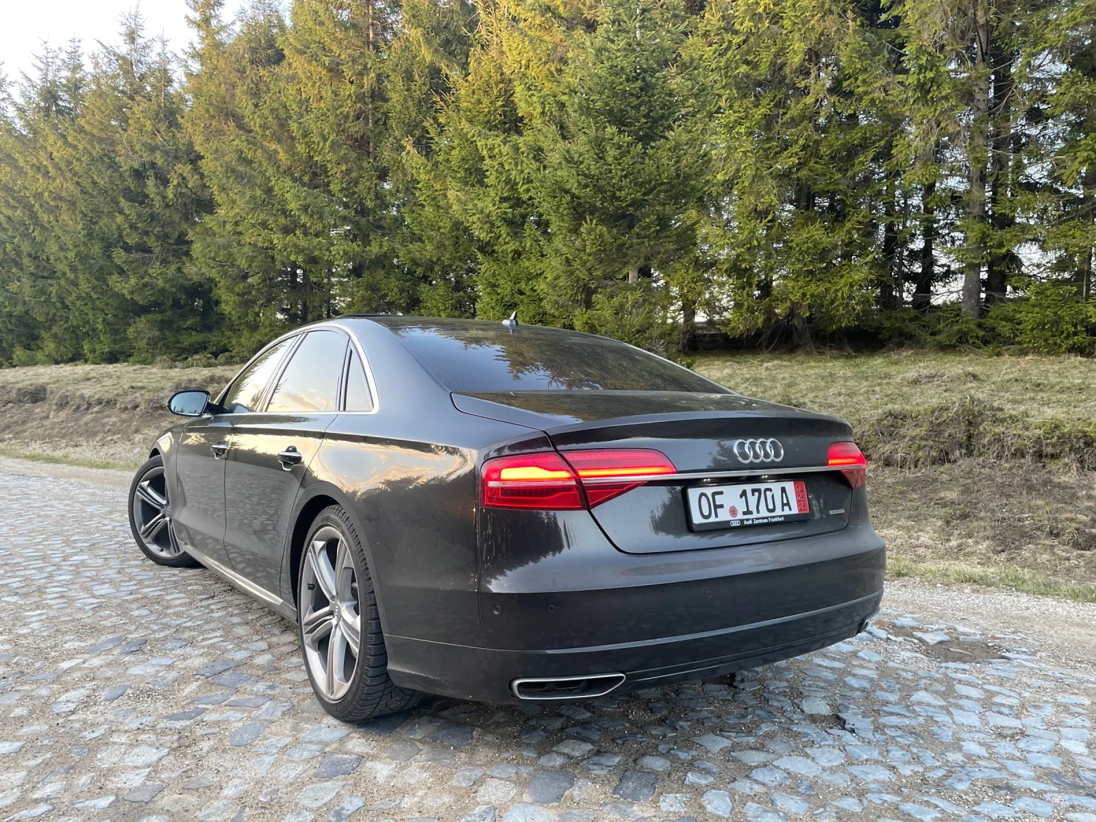 Audi A8 V8 quatrro DESIGN SELECTION - изображение 4
