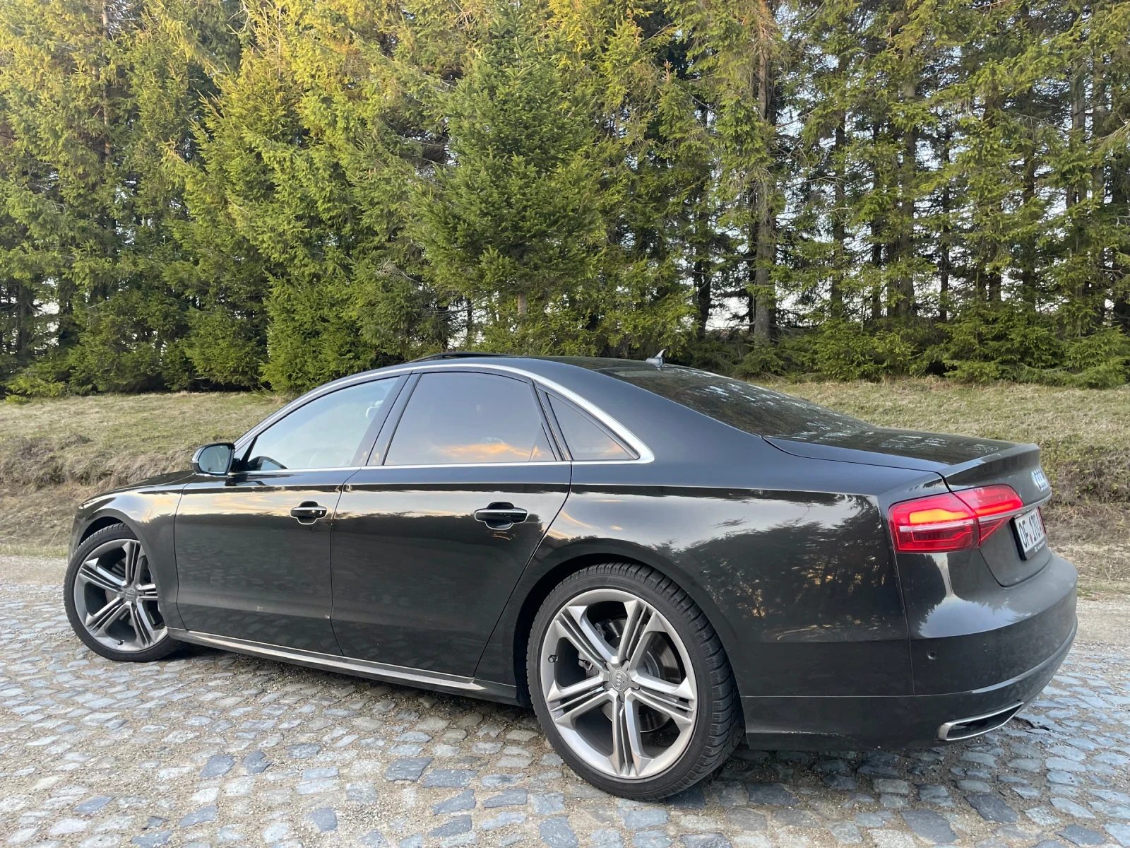 Audi A8 V8 quatrro DESIGN SELECTION - изображение 8