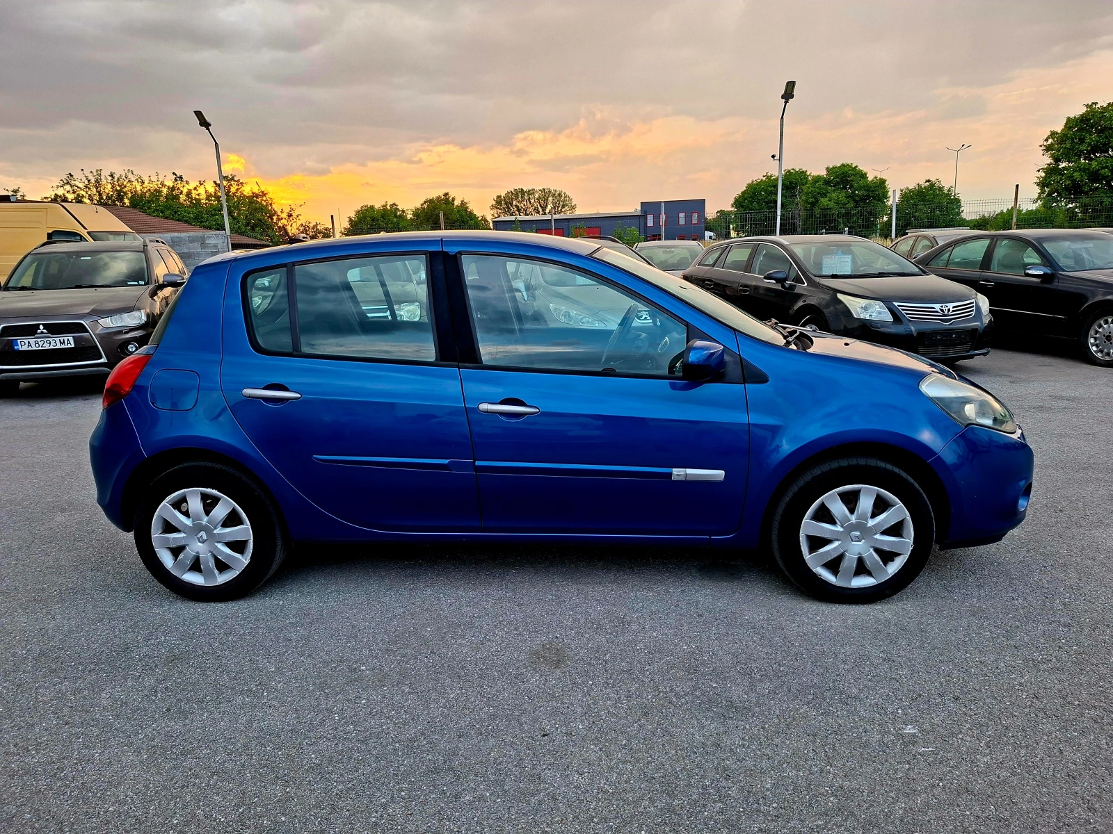 Renault Clio 1.2i R FACE НАВИ - изображение 2