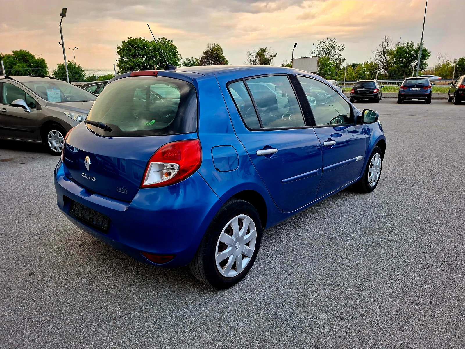 Renault Clio 1.2i R FACE НАВИ - изображение 3