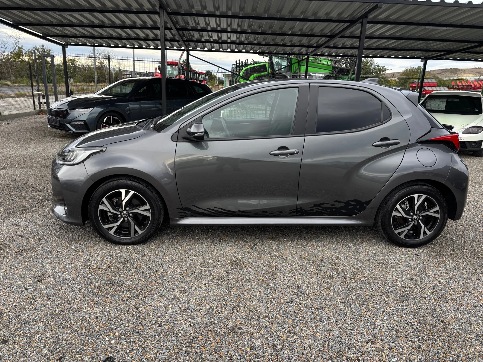 Toyota Yaris New Yaris HEV 2024 - изображение 6