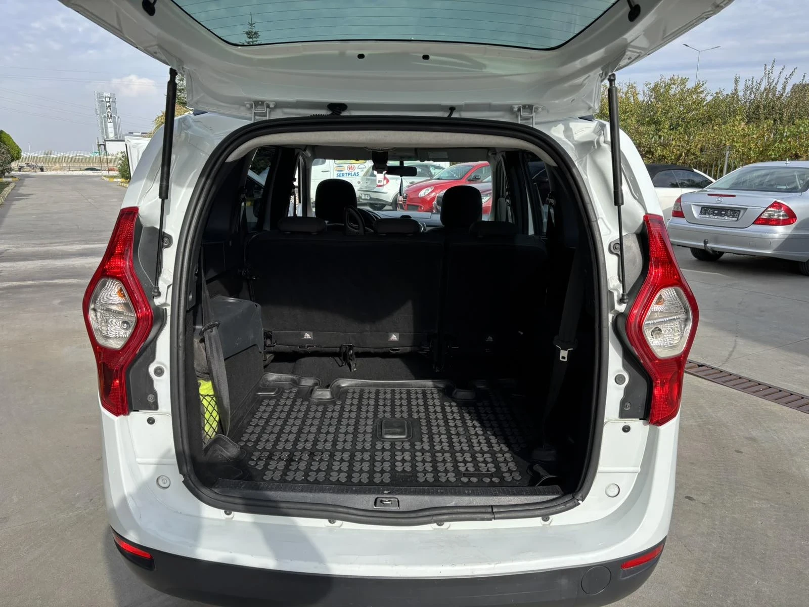 Dacia Lodgy 1, 5dci - изображение 10