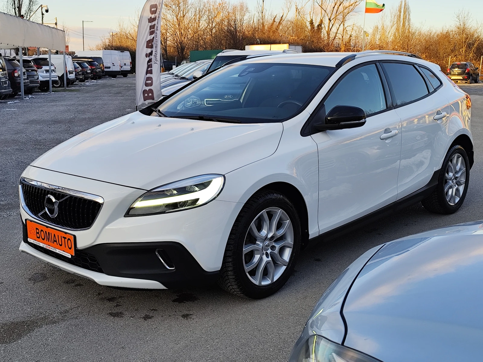 Volvo V40 Cross Country 2.0D* ���������* EURO6B* NAVI*  | Mobile.bg � ����������� 1