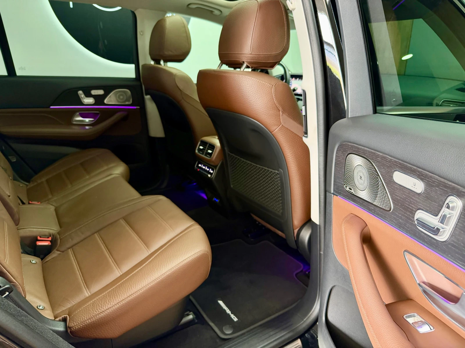 Mercedes-Benz GLS 450 d 2xAMG 7-местен * FACELIFT 2025* , снимка 14 - Автомобили и джипове - 53815279