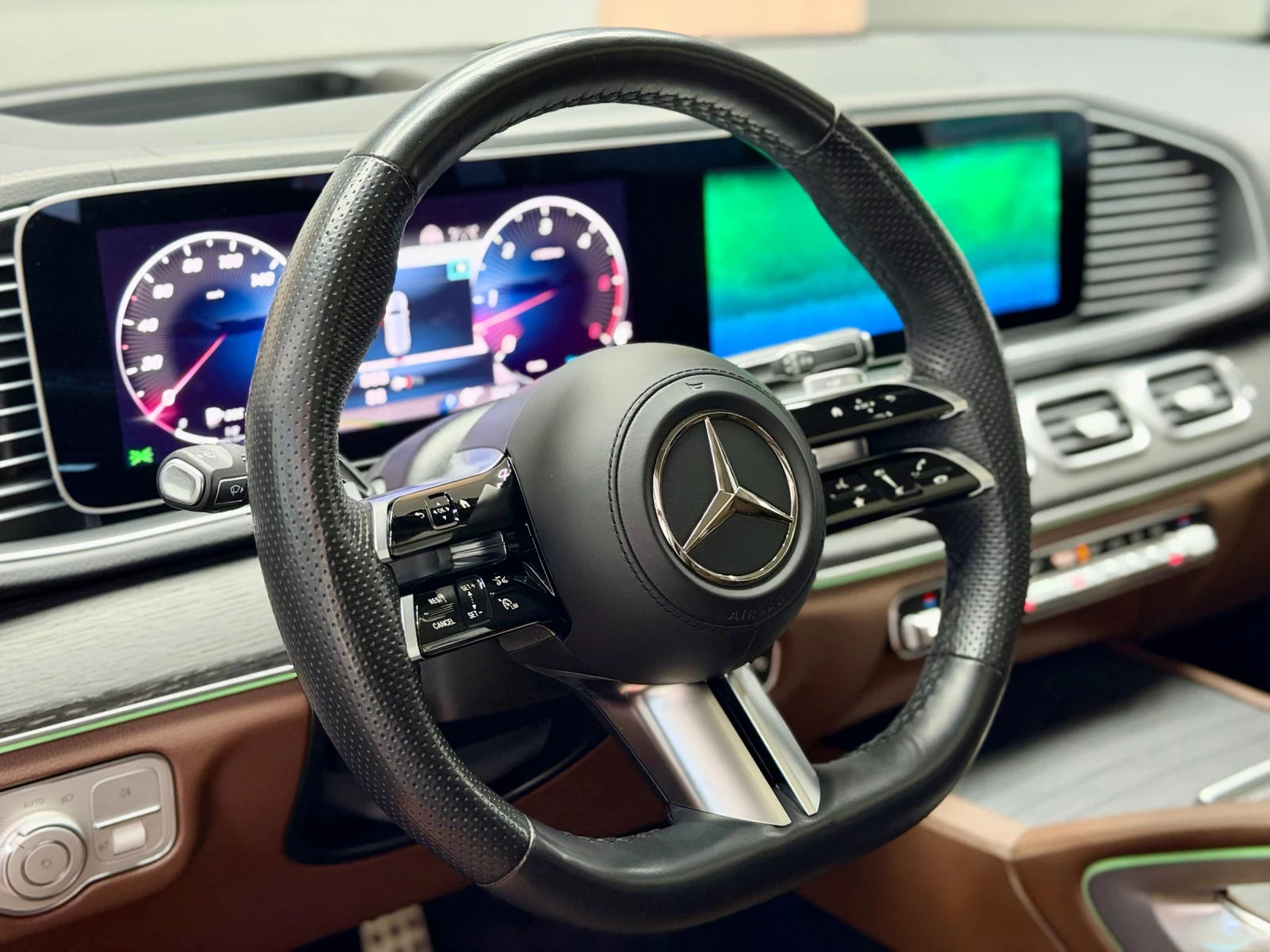 Mercedes-Benz GLS 450 d 2xAMG 7-местен * FACELIFT 2025* , снимка 8 - Автомобили и джипове - 53815279