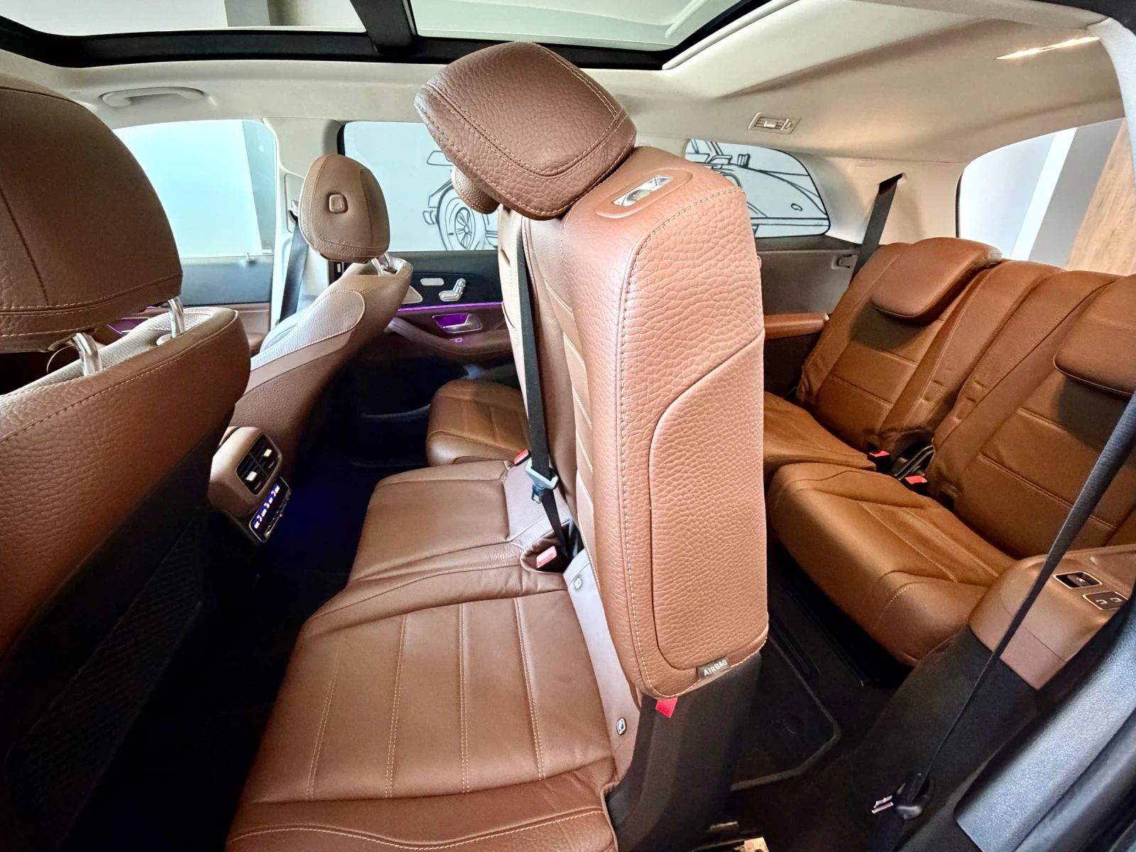 Mercedes-Benz GLS 450 d 2xAMG 7-местен * FACELIFT 2025* , снимка 16 - Автомобили и джипове - 53815279