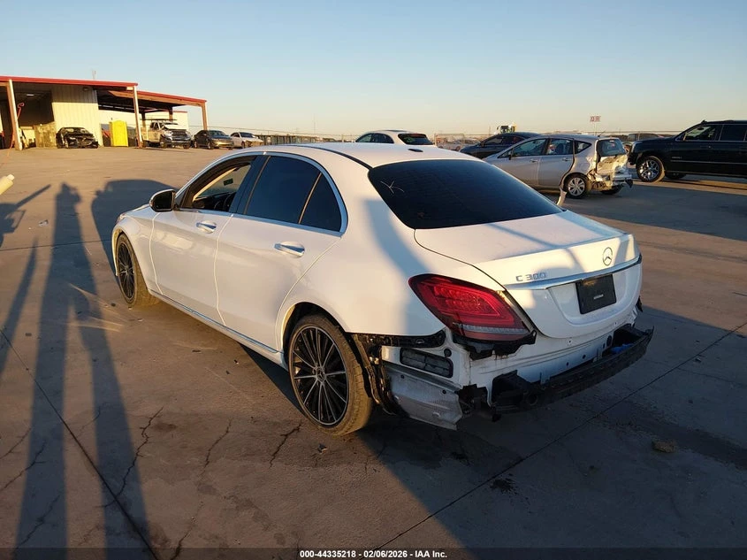 Mercedes-Benz C 300 2.0L I-4 DI, DOHC, VVT, TURBO, 255HP Rear Wheel | Mobile.bg � ����������� 3