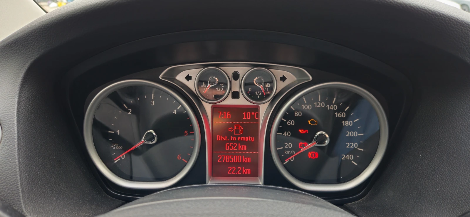 Ford Focus 1.6TDCI, снимка 5 - Автомобили и джипове - 53936901