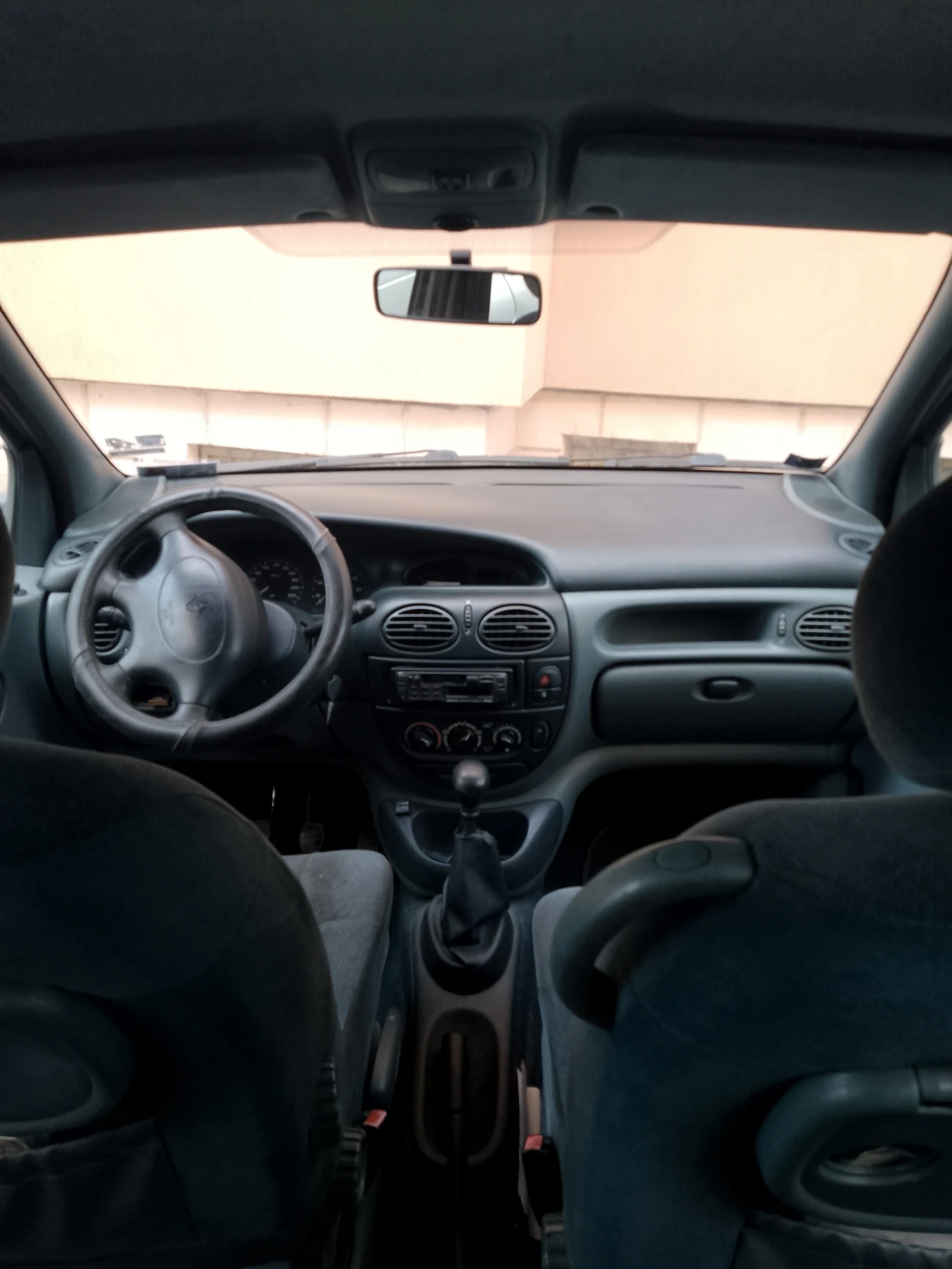 Renault Scenic, снимка 5 - Автомобили и джипове - 54006445