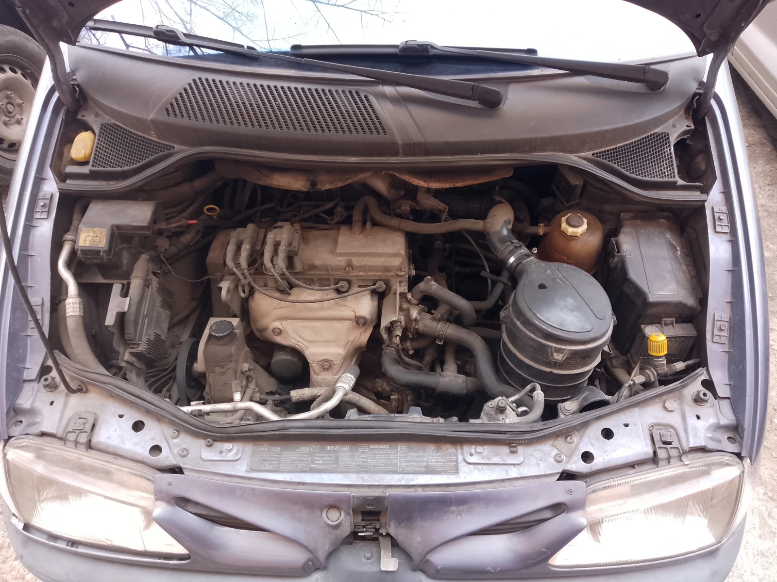 Renault Scenic, снимка 9 - Автомобили и джипове - 54006445