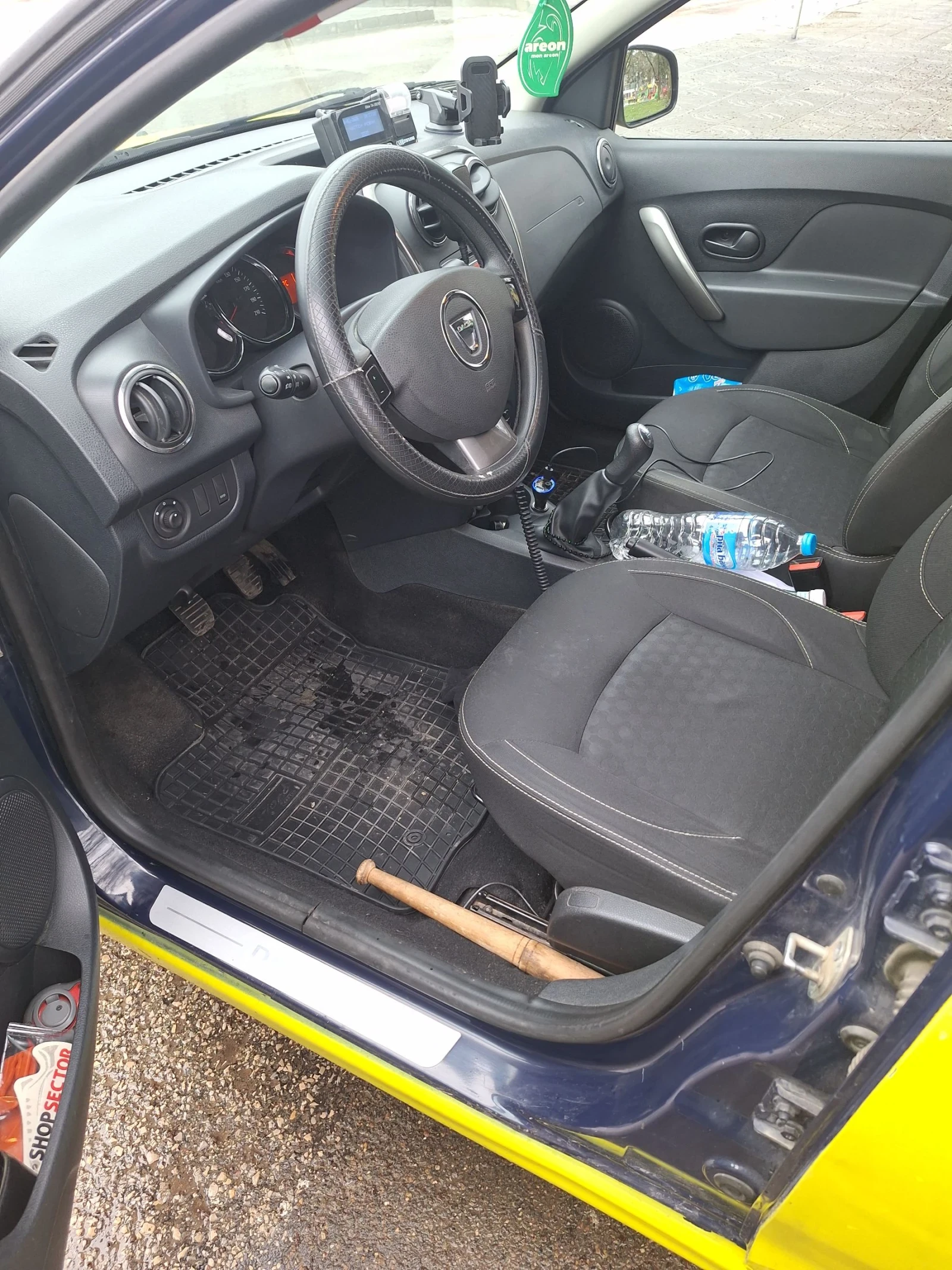 Dacia Sandero 0.9TCe, снимка 5 - Автомобили и джипове - 54012425