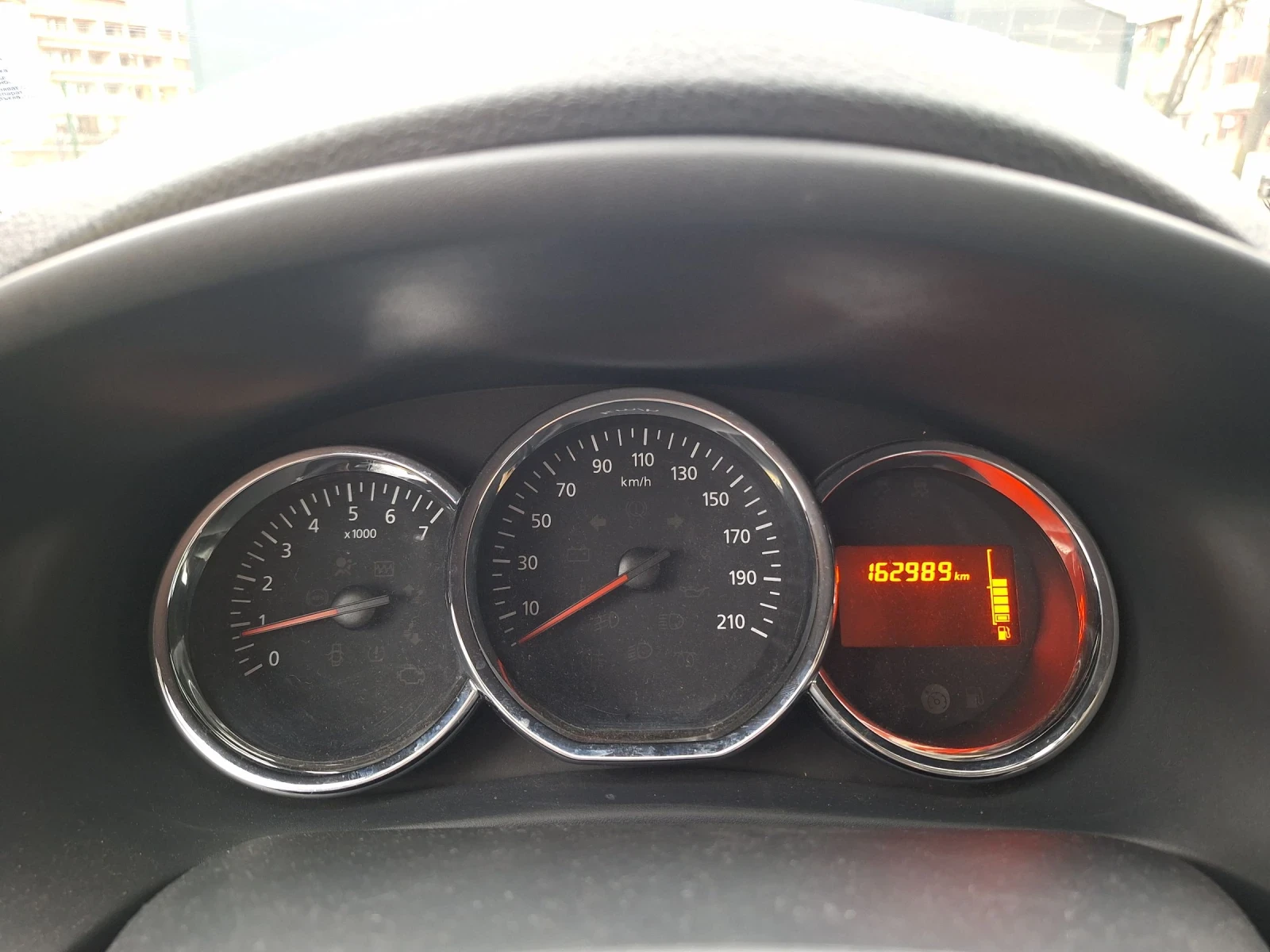 Dacia Sandero 0.9TCe, снимка 4 - Автомобили и джипове - 54012425