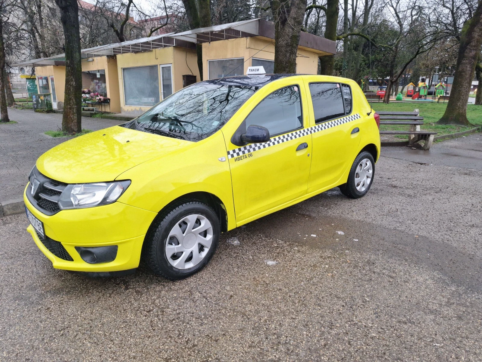 Dacia Sandero 0.9TCe, снимка 2 - Автомобили и джипове - 54012425