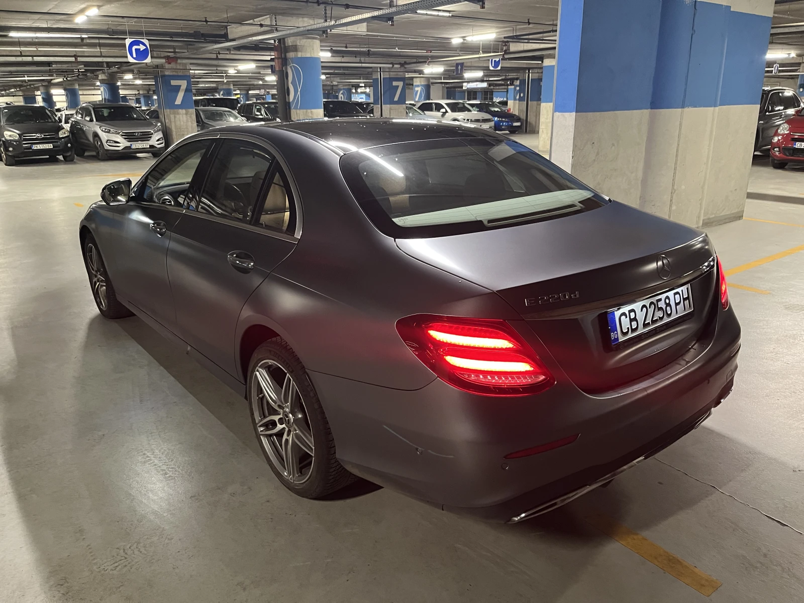 Mercedes-Benz E 220 AMG* DIG* BUR* PANO* AIR* NAV* , снимка 2 - Автомобили и джипове - 54455640