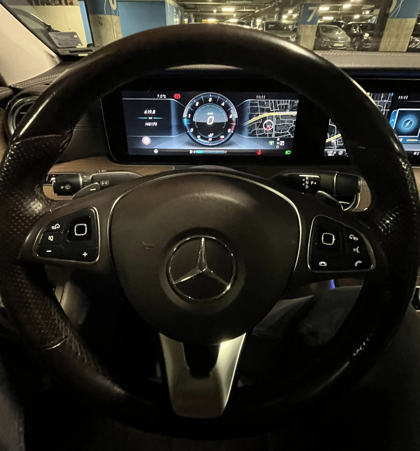 Mercedes-Benz E 220 AMG* DIG* BUR* PANO* AIR* NAV* , снимка 8 - Автомобили и джипове - 54455640