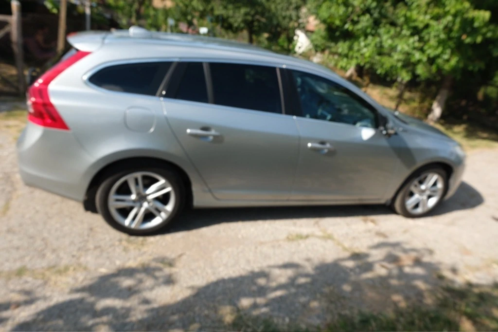 Volvo V60 D6 Pure Limited, снимка 14 - Автомобили и джипове - 54496209