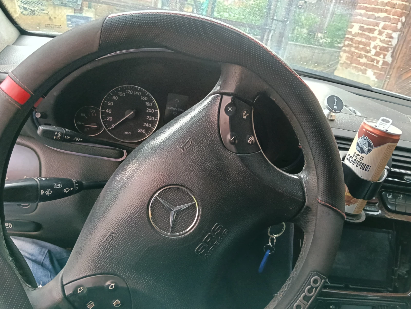 Mercedes-Benz C 200, снимка 9 - Автомобили и джипове - 54526075