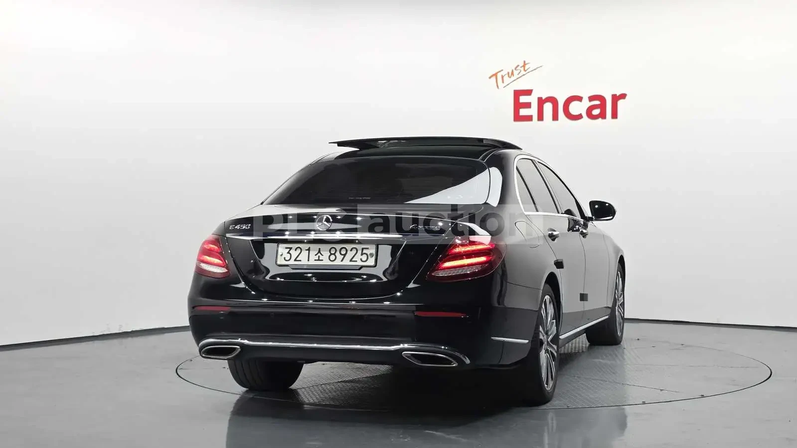 Mercedes-Benz E 450 4MATIC/ДИСТРОНИК/ОБДУХВАНЕ/ПАНОРАМА/BURMESTER/360, снимка 4 - Автомобили и джипове - 54916942