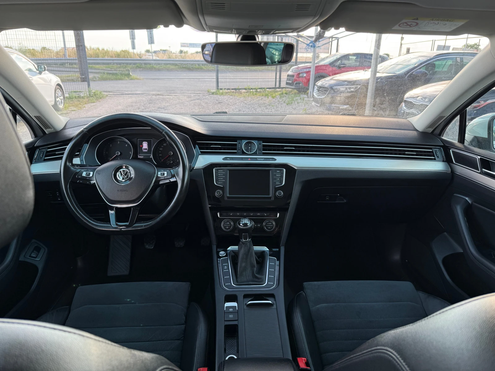 VW Passat 2.0 tdi R-line, снимка 13 - Автомобили и джипове - 55058550