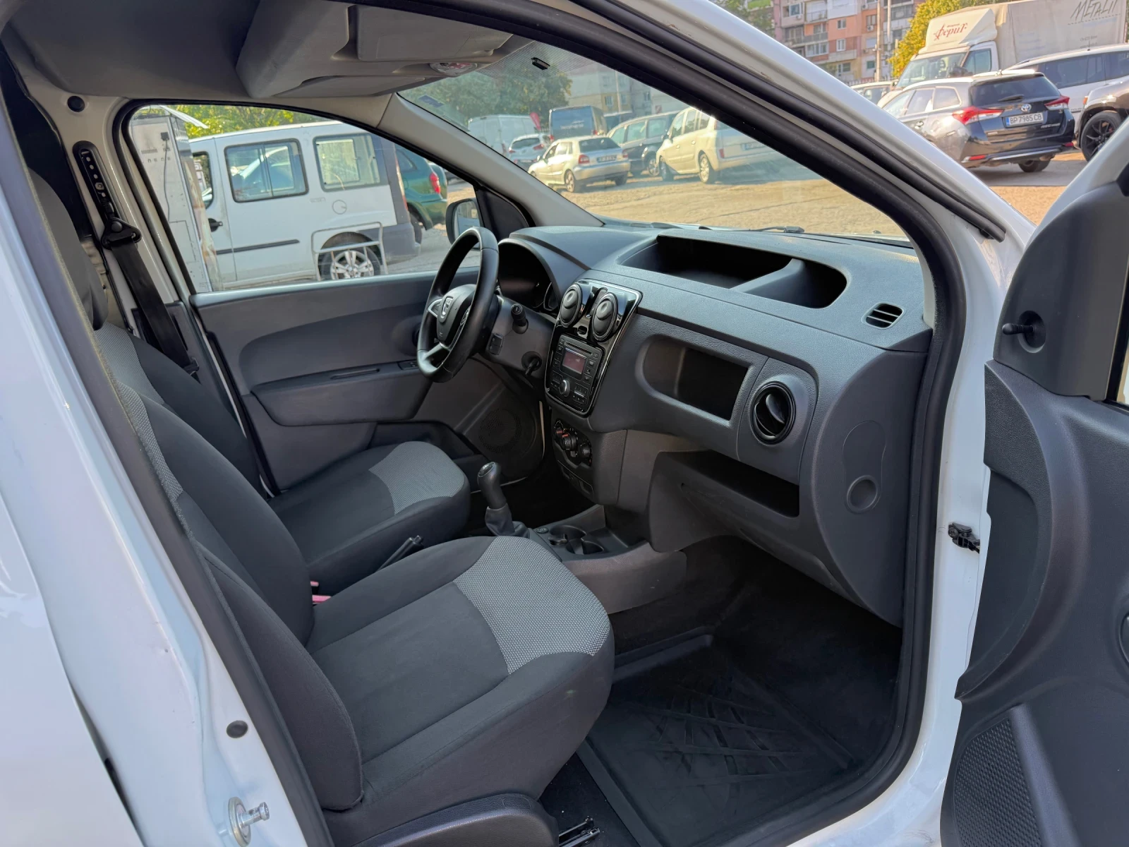 Dacia Dokker 1.6 ГАЗ ЕВРО 6, снимка 8 - Автомобили и джипове - 55630575