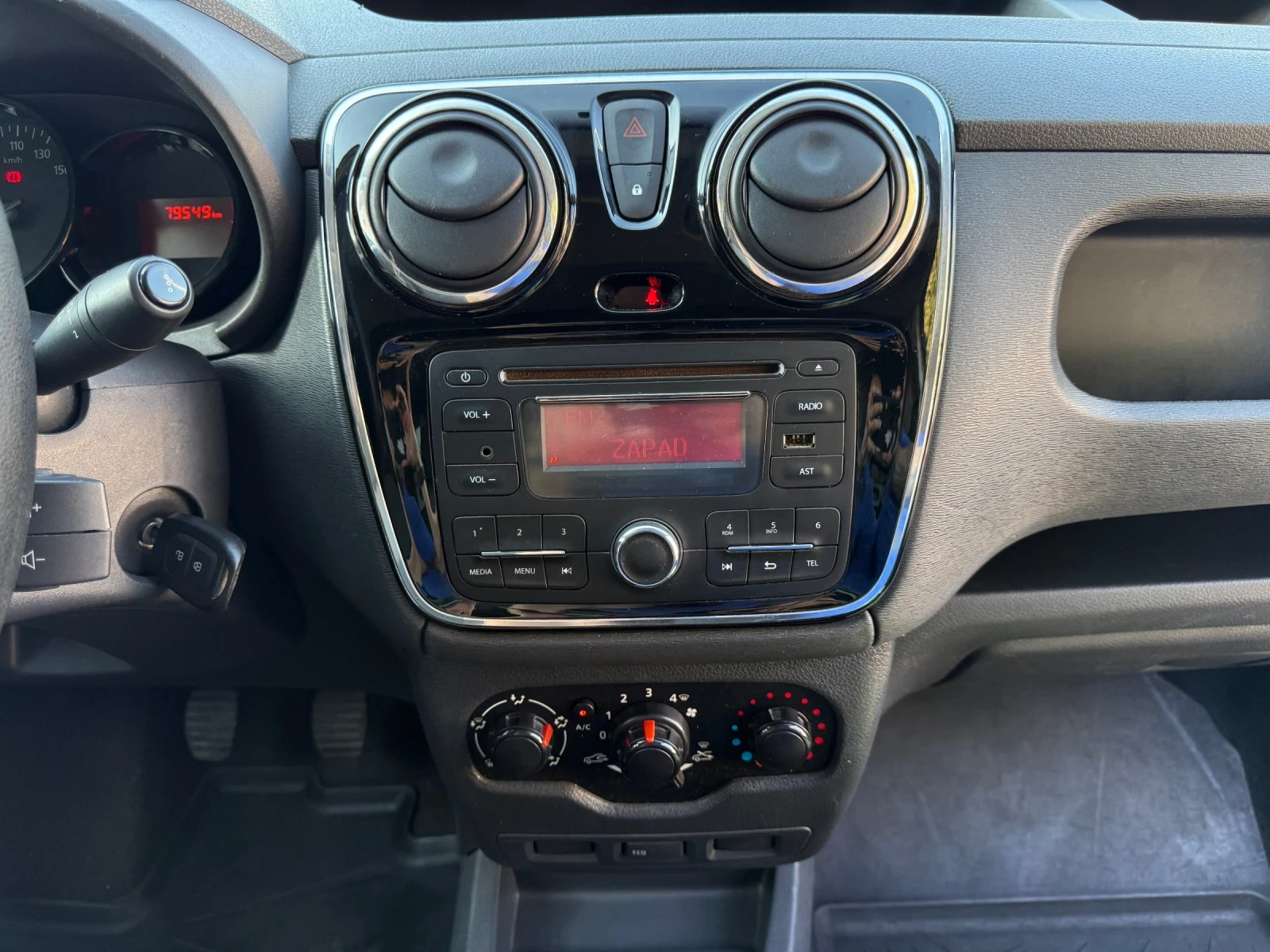 Dacia Dokker 1.6 ГАЗ ЕВРО 6, снимка 9 - Автомобили и джипове - 55630575