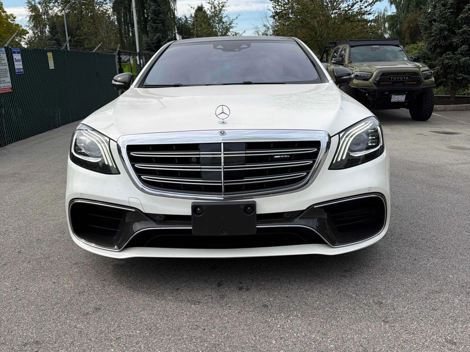 Mercedes-Benz S 63 * AMG* CARFAX* АВТОКРЕДИТ БЕЗ ПЪРВОНАЧАЛНА ВНОСКА*, снимка 2 - Автомобили и джипове - 55802660