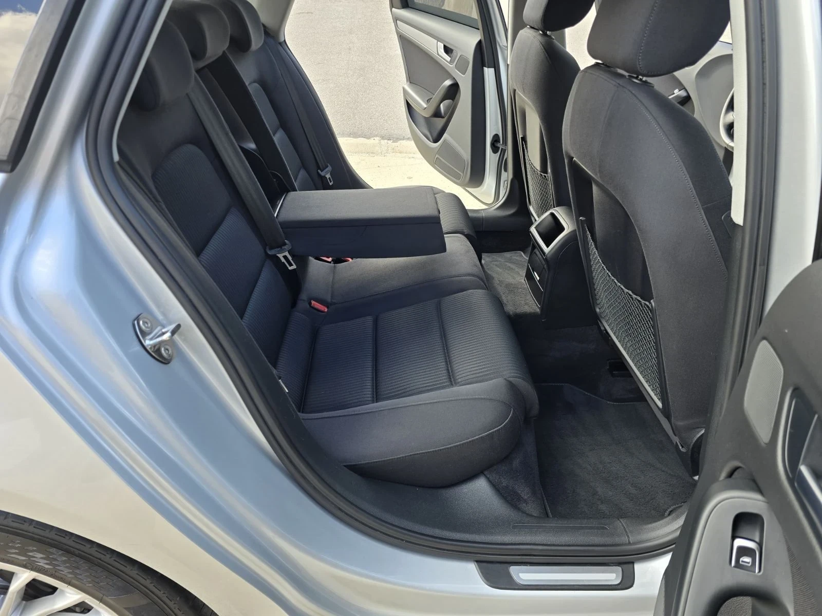 Audi A4 2.0TDI LED, снимка 17 - Автомобили и джипове - 56613629