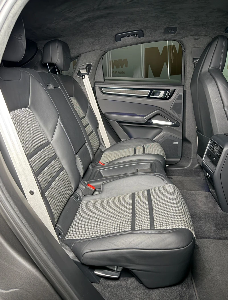 Porsche Cayenne TurboS* E-Hybrid* GT pack* Ceramic* Carbon* Chron, снимка 12 - Автомобили и джипове - 52393425