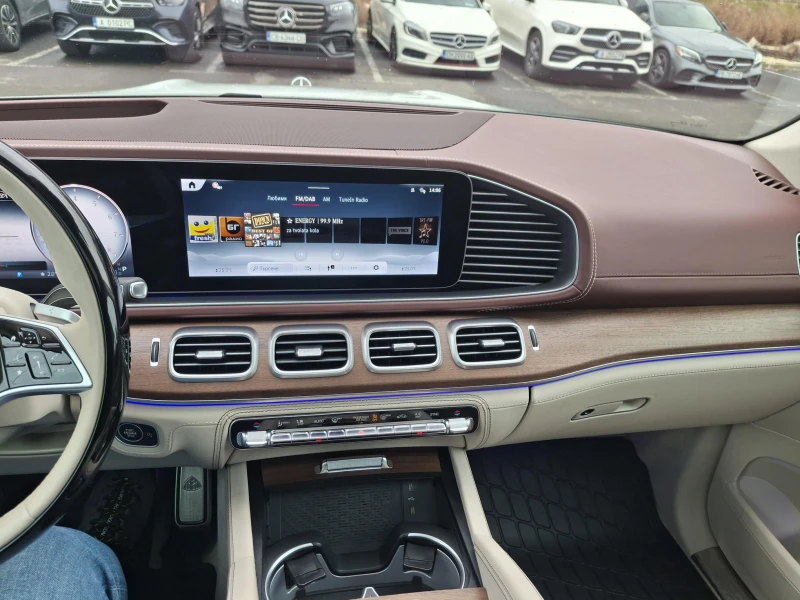 Mercedes-Benz GLS 600 Maybach, снимка 13 - Автомобили и джипове - 53510717