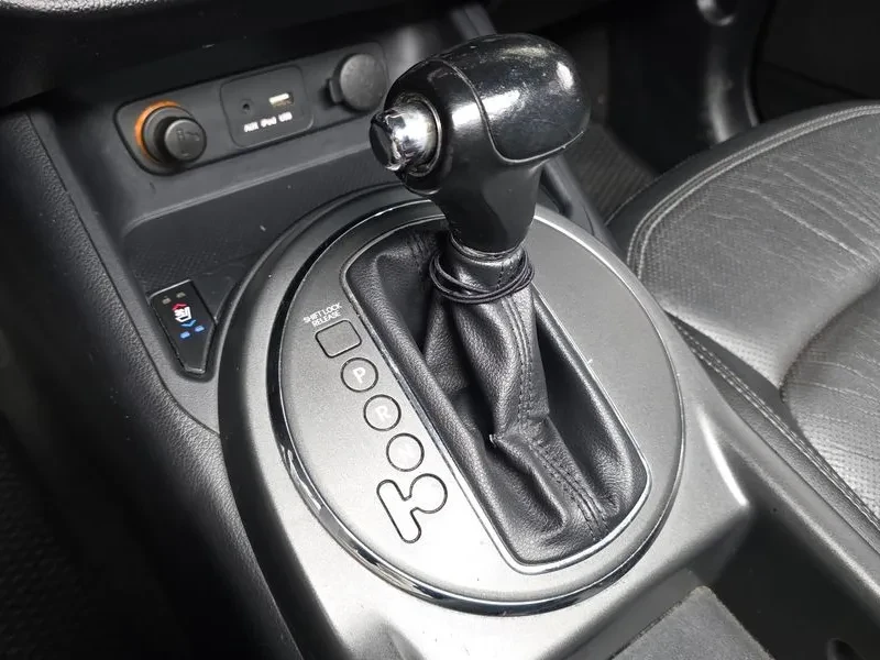Kia Sportage R Diesel 2Wd Tlx Premium, снимка 9 - Автомобили и джипове - 56000190